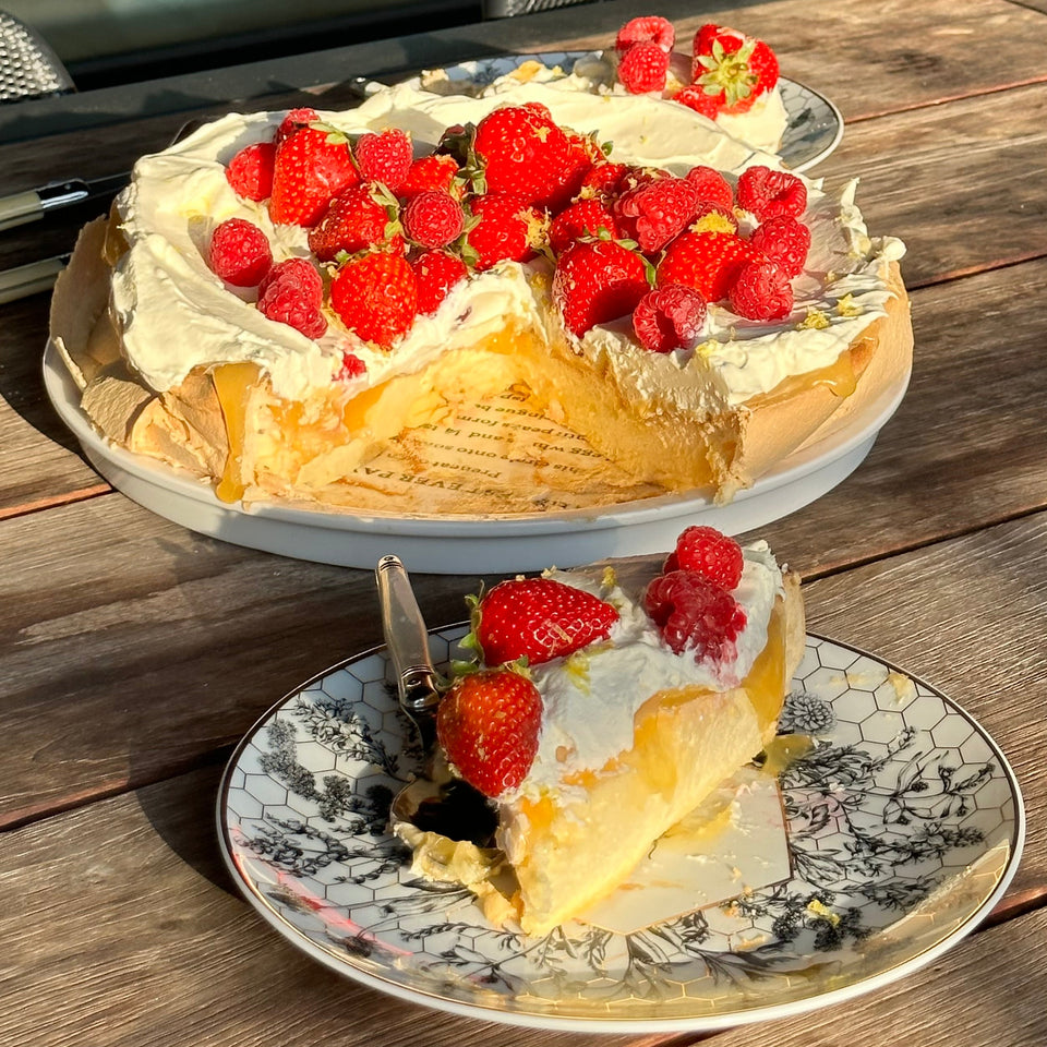 Custard Pavlova