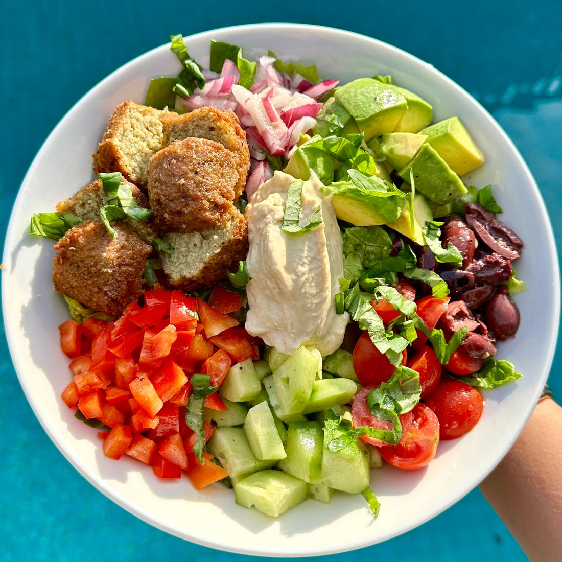  Mediterranean Salad Bowl 